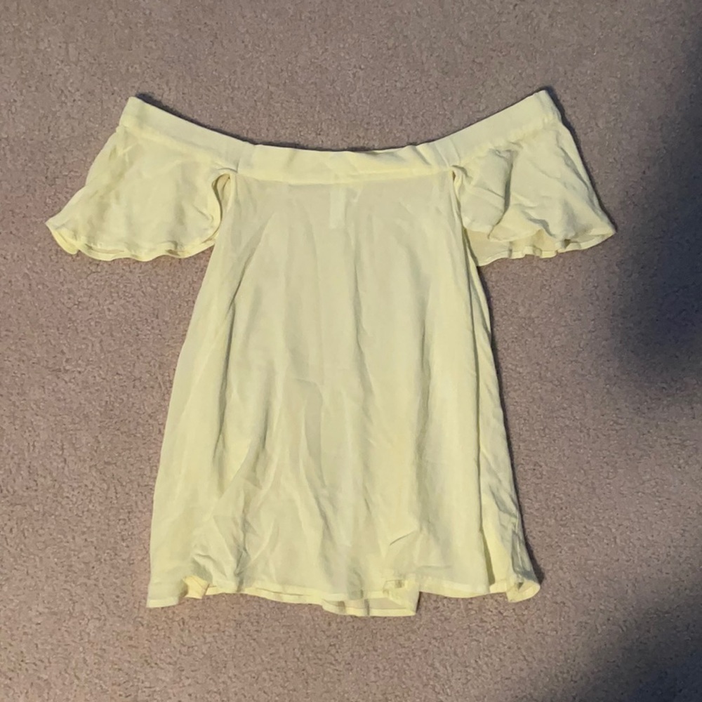 Yellow strapless top